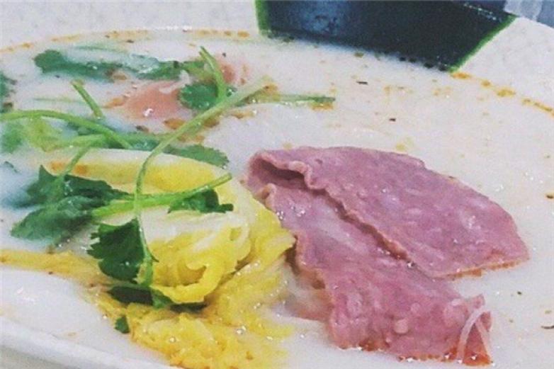 初烫骨汤麻辣烫